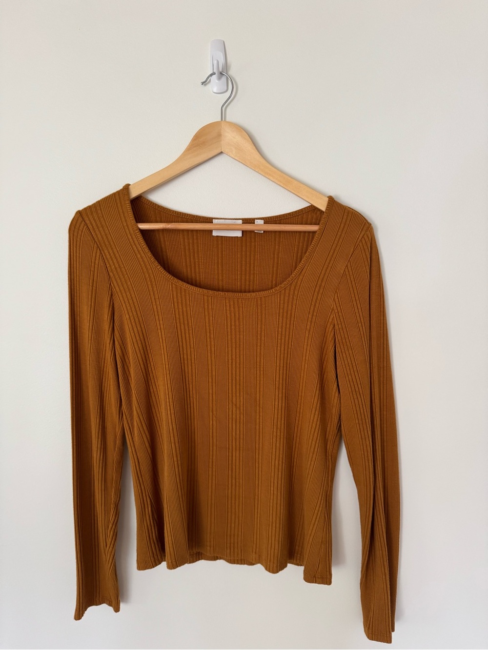 Ribbed Long-Sleeve Scoop Neck Top